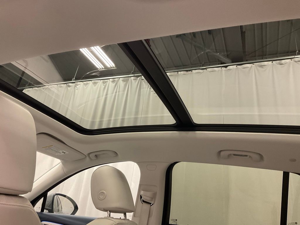 Used 2024 Buick Envision Avenir AWD/4WD image 34