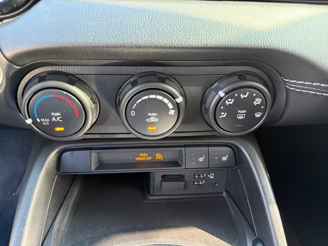 Used 2022 MAZDA MX-5 Miata Club RWD image 23