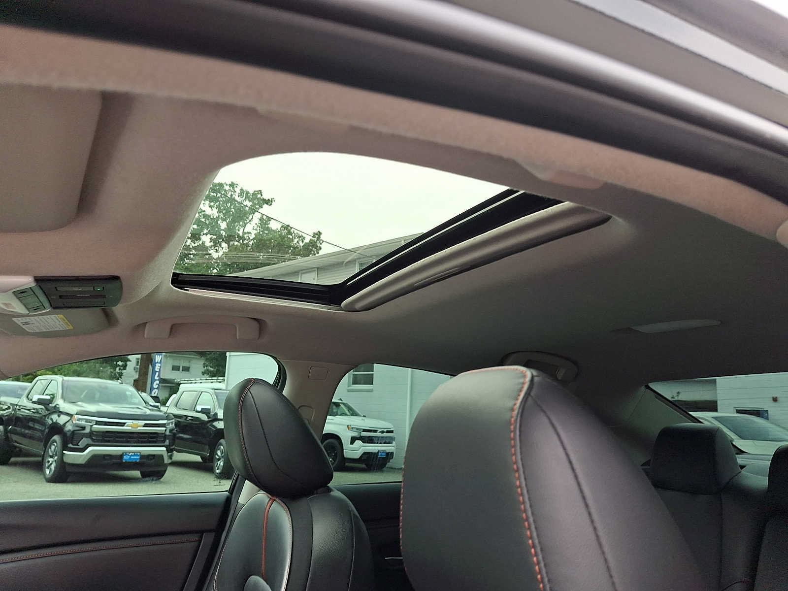 Used 2024 Nissan Sentra SR w/ SR Premium Package FWD image 11