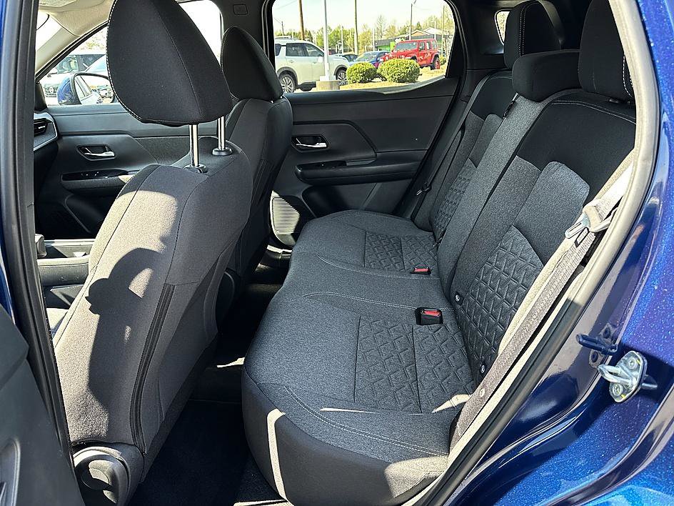 Certified 2025 Nissan Kicks SV image 12