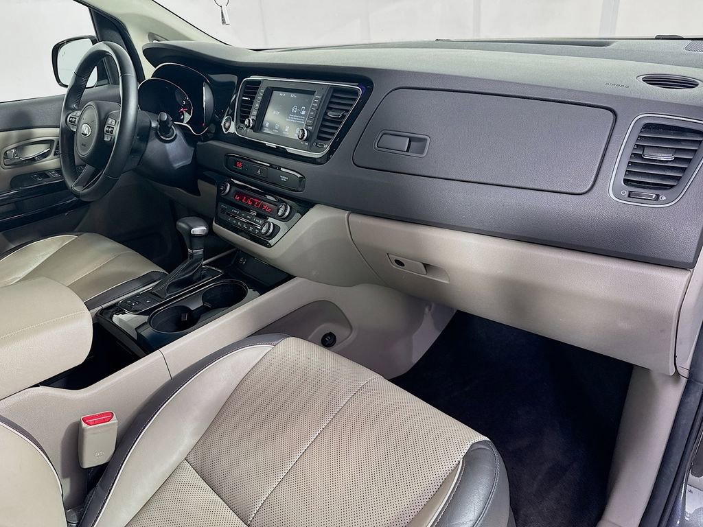 Used 2018 Kia Sedona EX image 35