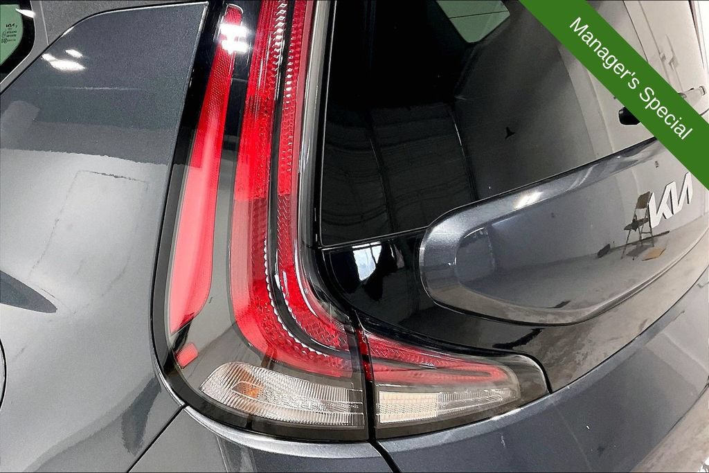 Used 2025 Kia Soul LX w/ LX Technology Package FWD image 35