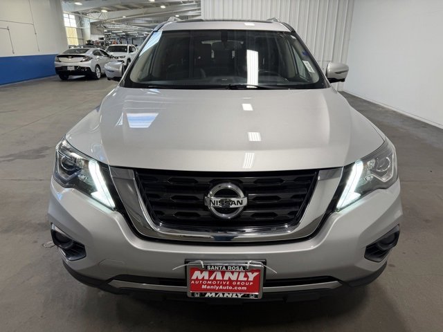 Used 2020 Nissan Pathfinder Platinum image 8