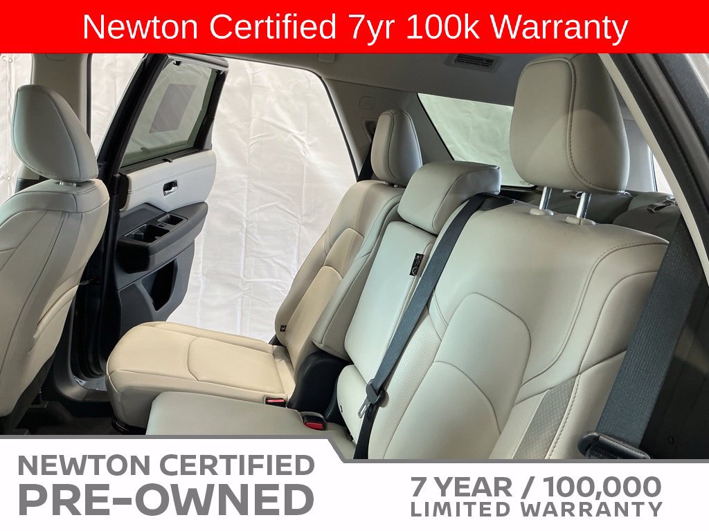 Used 2025 Nissan Pathfinder SL AWD/4WD image 20