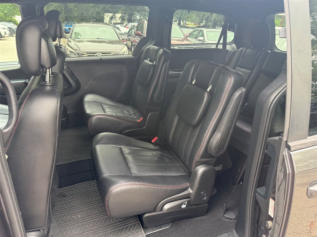 Used 2016 Dodge Grand Caravan R/T w/ Driver Convenience Group FWD image 14