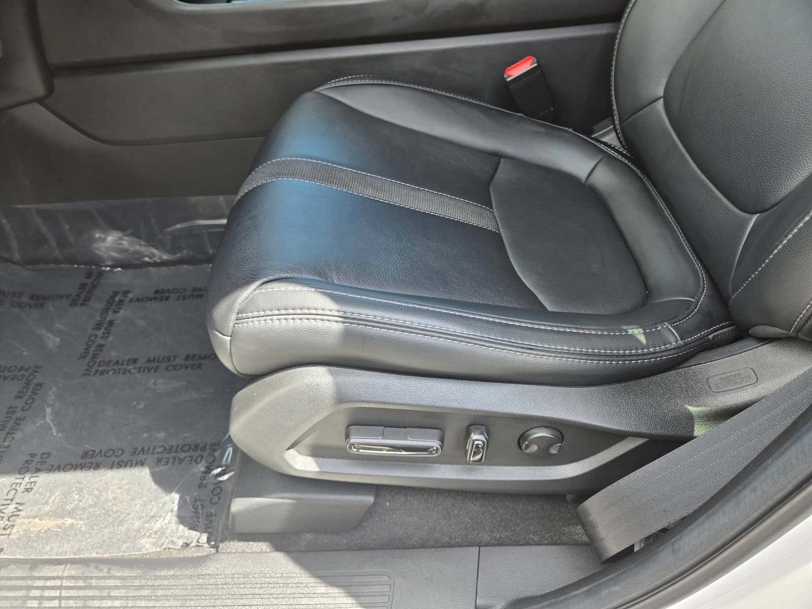 Certified 2025 Honda Pilot Touring image 11