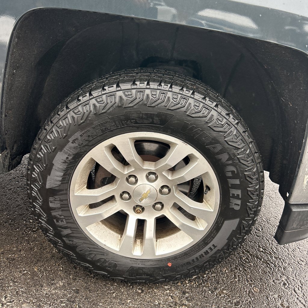 Used 2018 Chevrolet Silverado 1500 LT w/ All Star Edition image 11