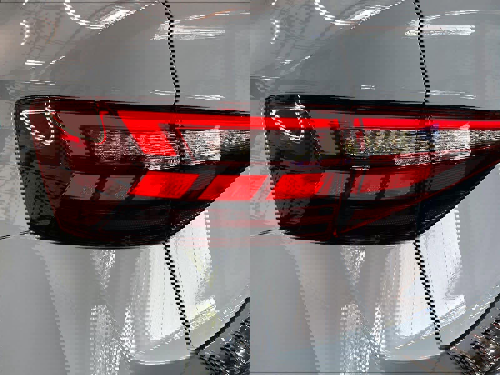 Used 2025 Volkswagen Jetta SE w/ Sunroof Package image 31