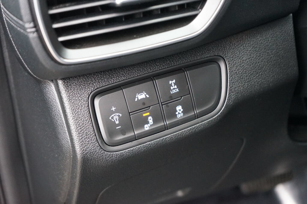 Used 2019 Hyundai Santa Fe SEL AWD/4WD image 8