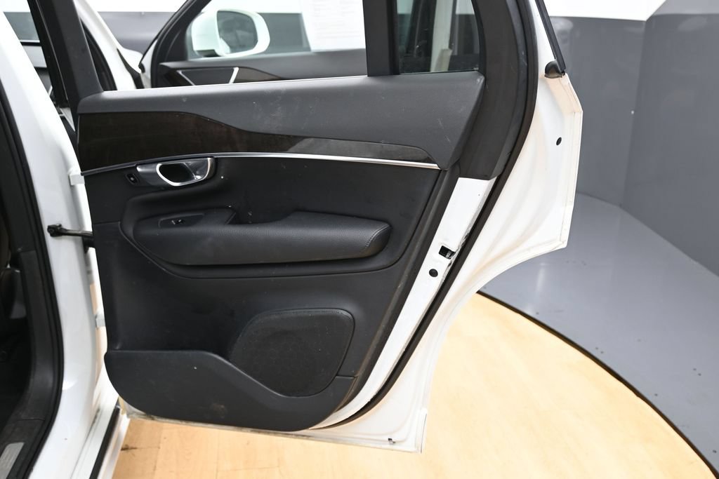 Used 2018 Volvo XC90 T6 Momentum w/ Convenience Package AWD/4WD image 35