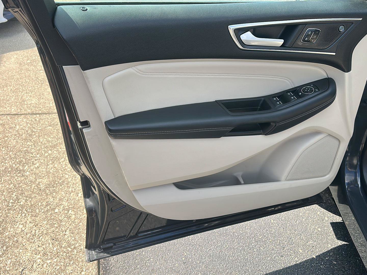 Used 2021 Ford Edge Titanium w/ Cargo Accessory Package FWD image 22