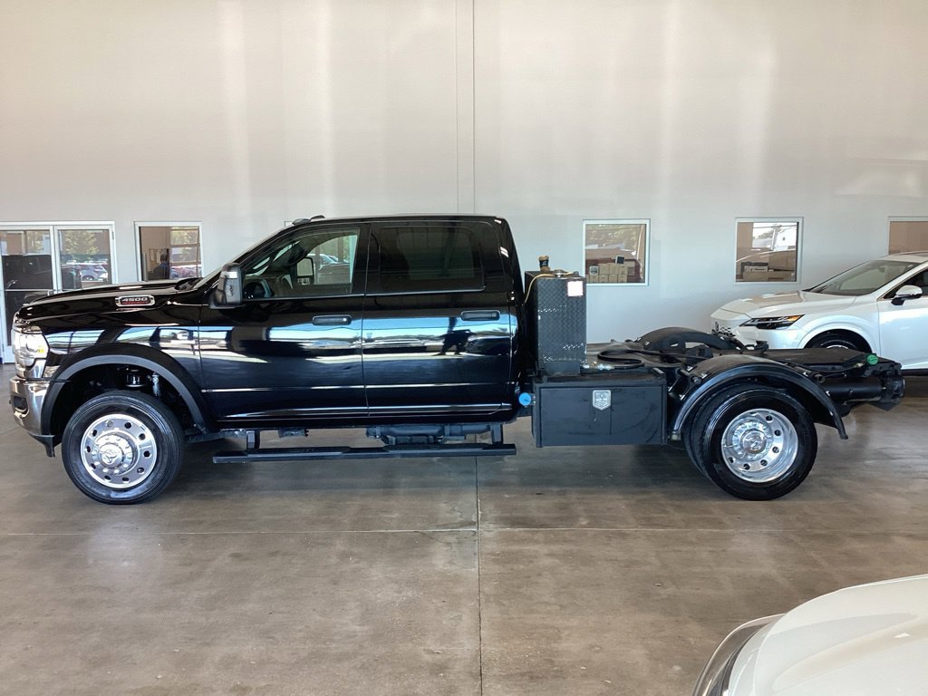 Used 2024 RAM 4500 4x4 Crew Cab DRW image 8