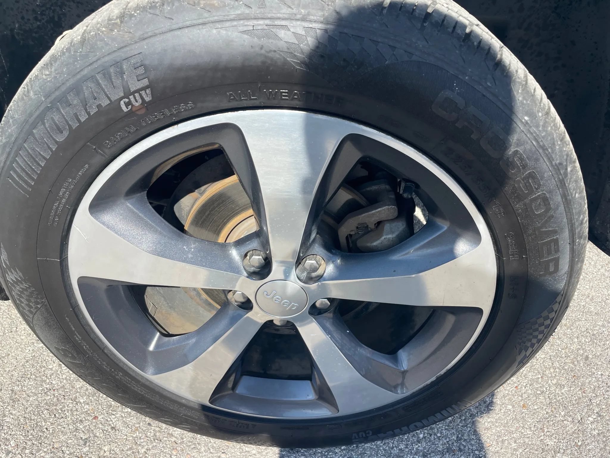 Used 2019 Jeep Cherokee Limited w/ Luxury Group FWD image 10