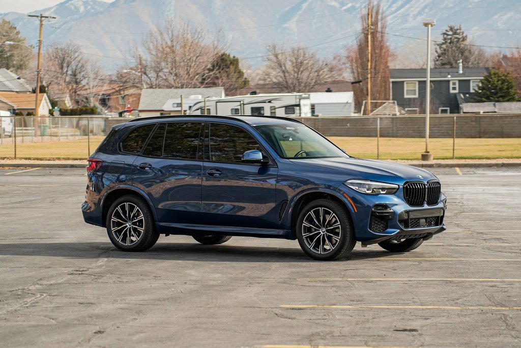 Used 2023 BMW X5 xDrive40i w/ M Sport Package image 3