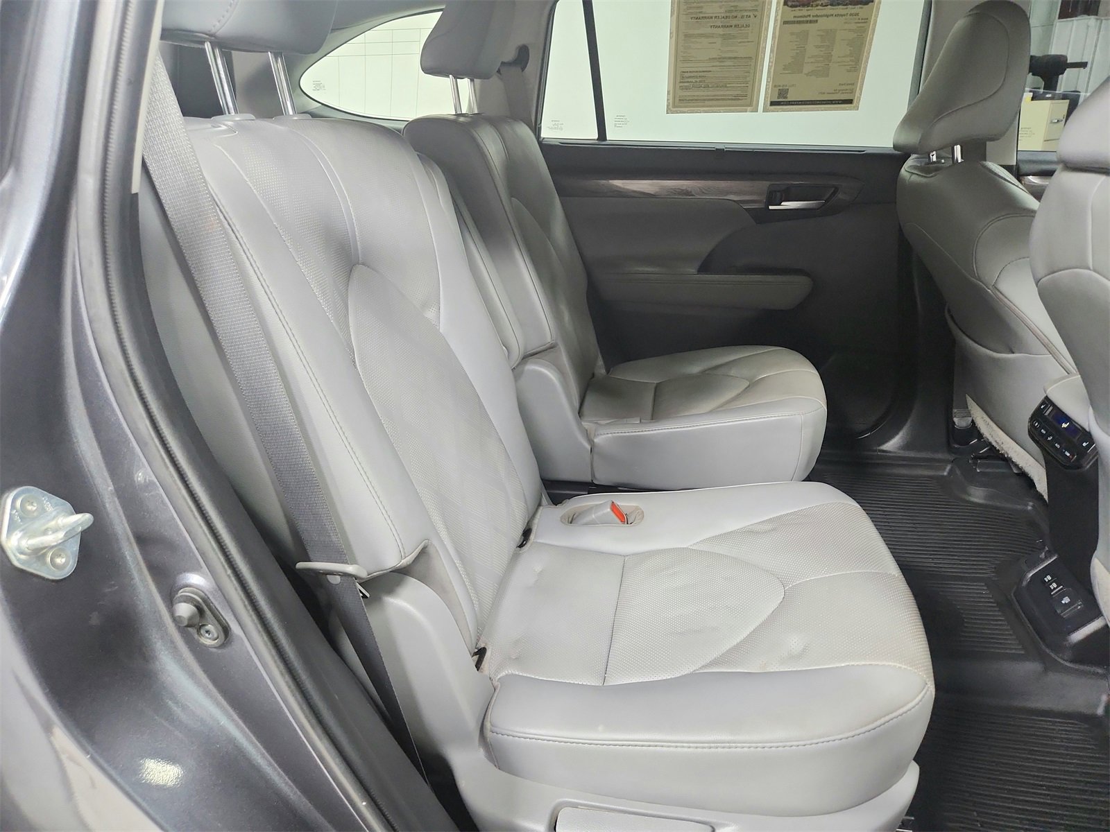 Used 2020 Toyota Highlander Platinum image 42