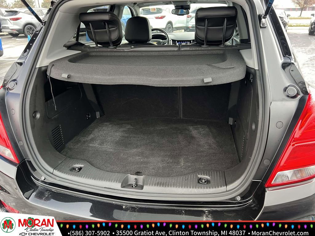 Certified 2022 Chevrolet Trax LT w/ LT Convenience Package image 11