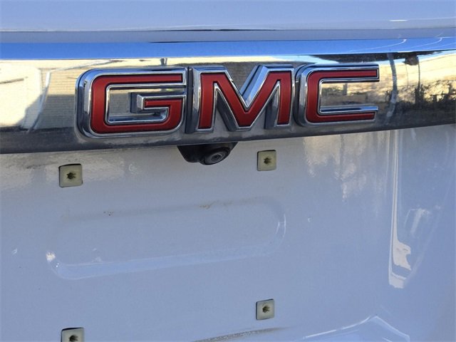 Used 2023 GMC Acadia SLE image 9