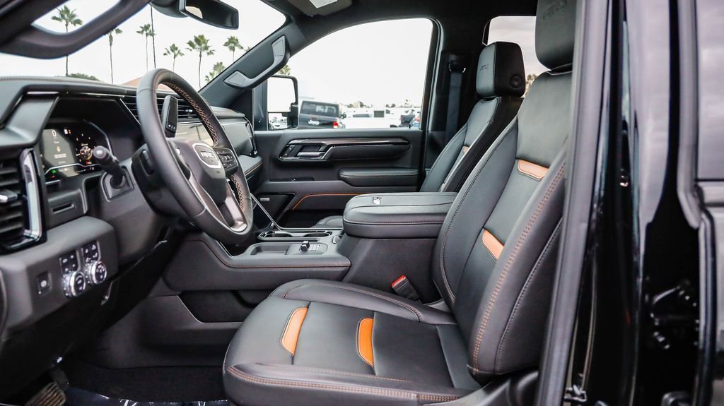 Used 2025 GMC Sierra 2500 AT4 image 18