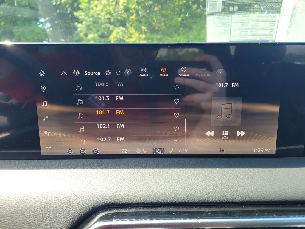 New 2025 Nissan Armada SL w/ Captain's Chari Seat Package image 25