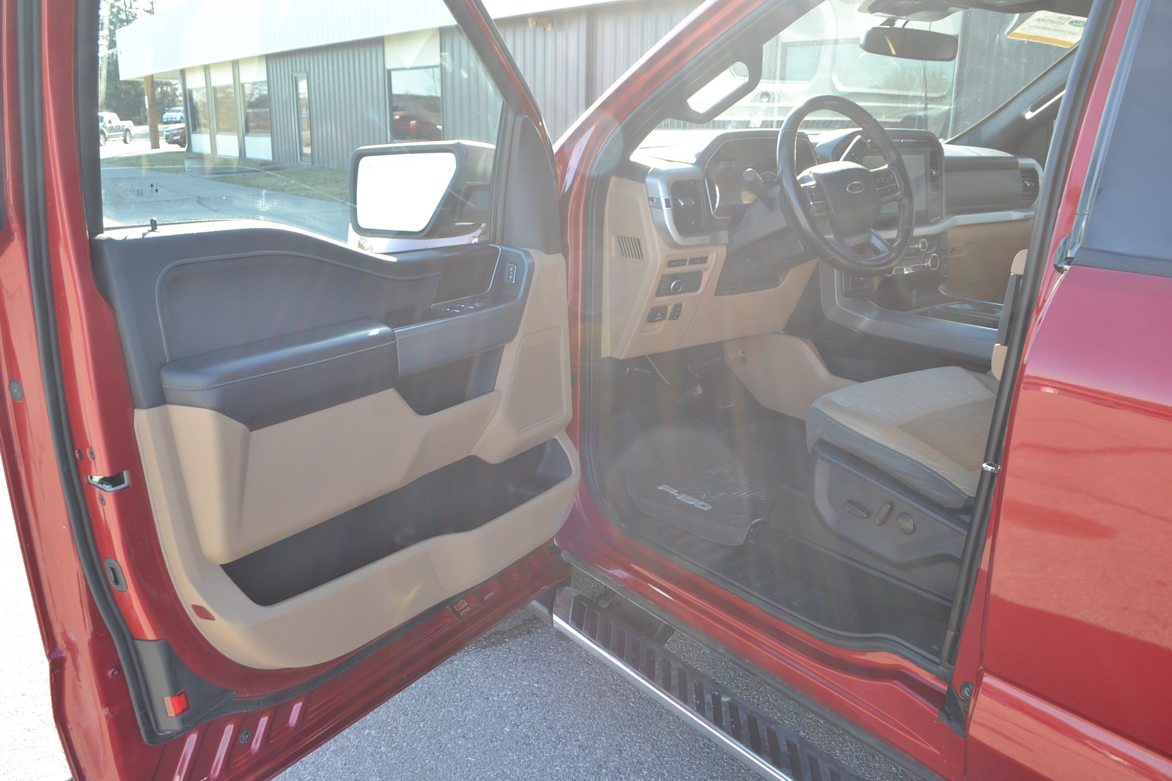 Certified 2022 Ford F150 XLT w/ Equipment Group 302A High image 8