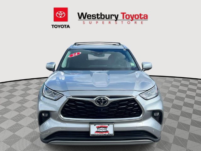Used 2024 Toyota Highlander Platinum AWD/4WD image 3