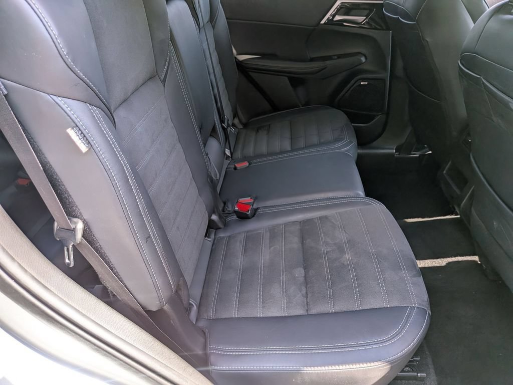 Used 2025 Mitsubishi Outlander SE AWD/4WD image 31