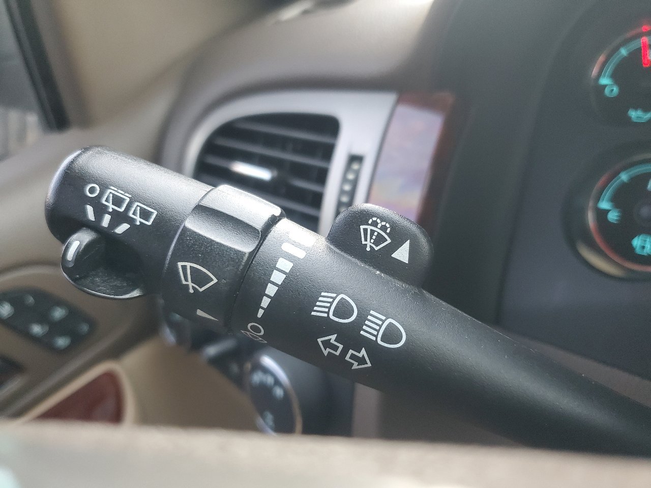 Used 2013 Chevrolet Tahoe LTZ image 44