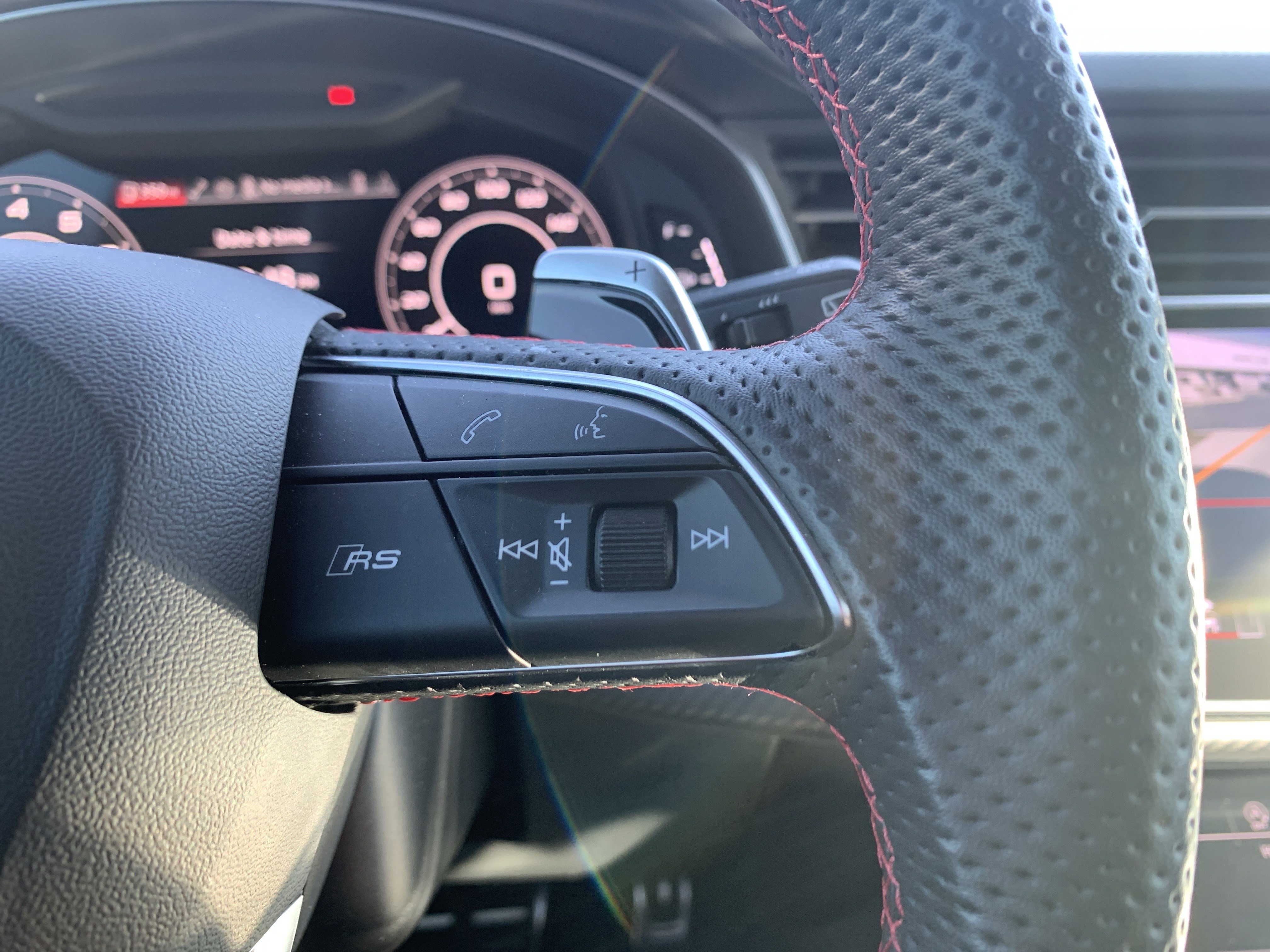 Used 2024 Audi RS Q8 image 38