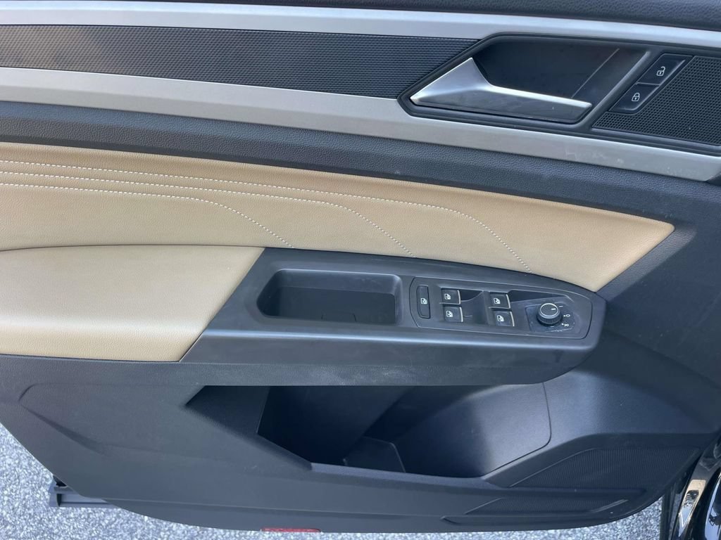 Certified 2022 Volkswagen Atlas Cross Sport SE FWD image 16