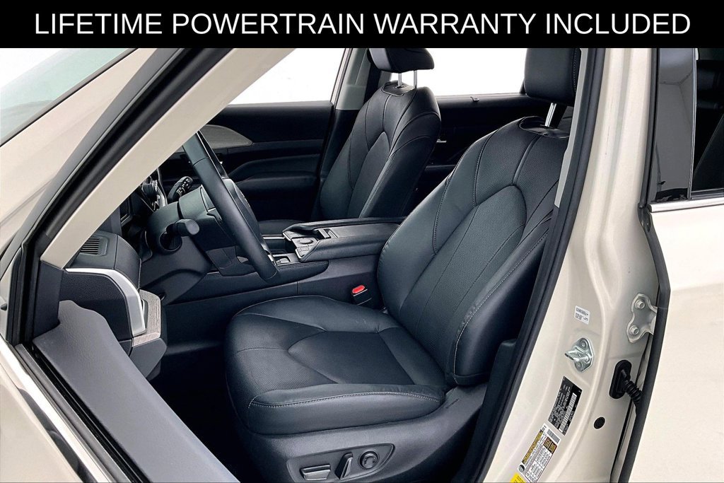 Used 2024 Toyota Grand Highlander AWD image 32