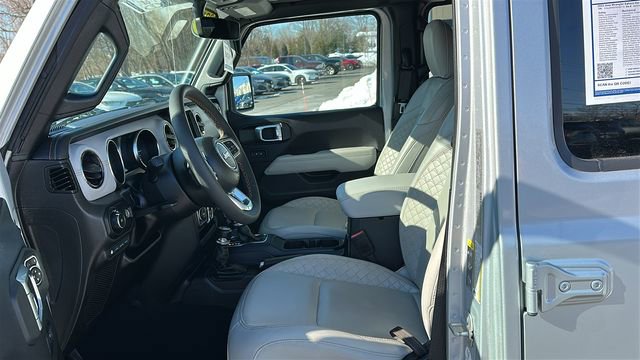 Used 2023 Jeep Wrangler Sahara 4xe image 9