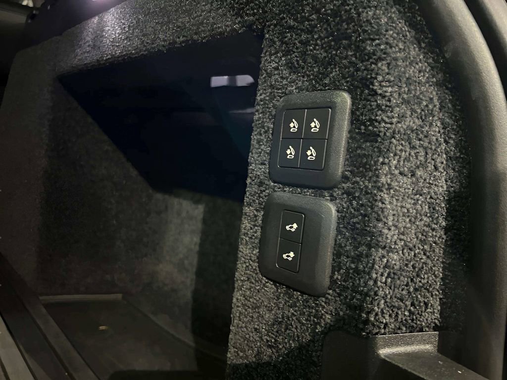 Used 2018 Land Rover Range Rover Long Wheelbase Supercharged AWD/4WD image 10