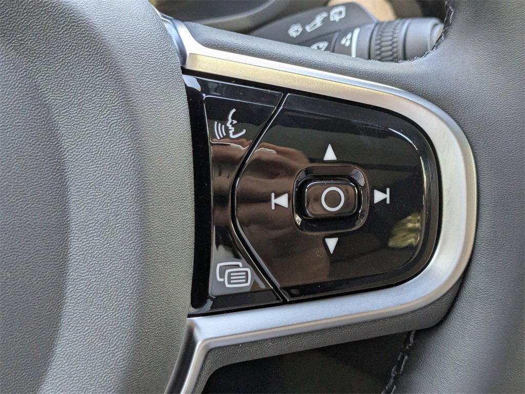 New 2026 Volvo XC60 B5 Plus w/ Protection Package Premier image 29