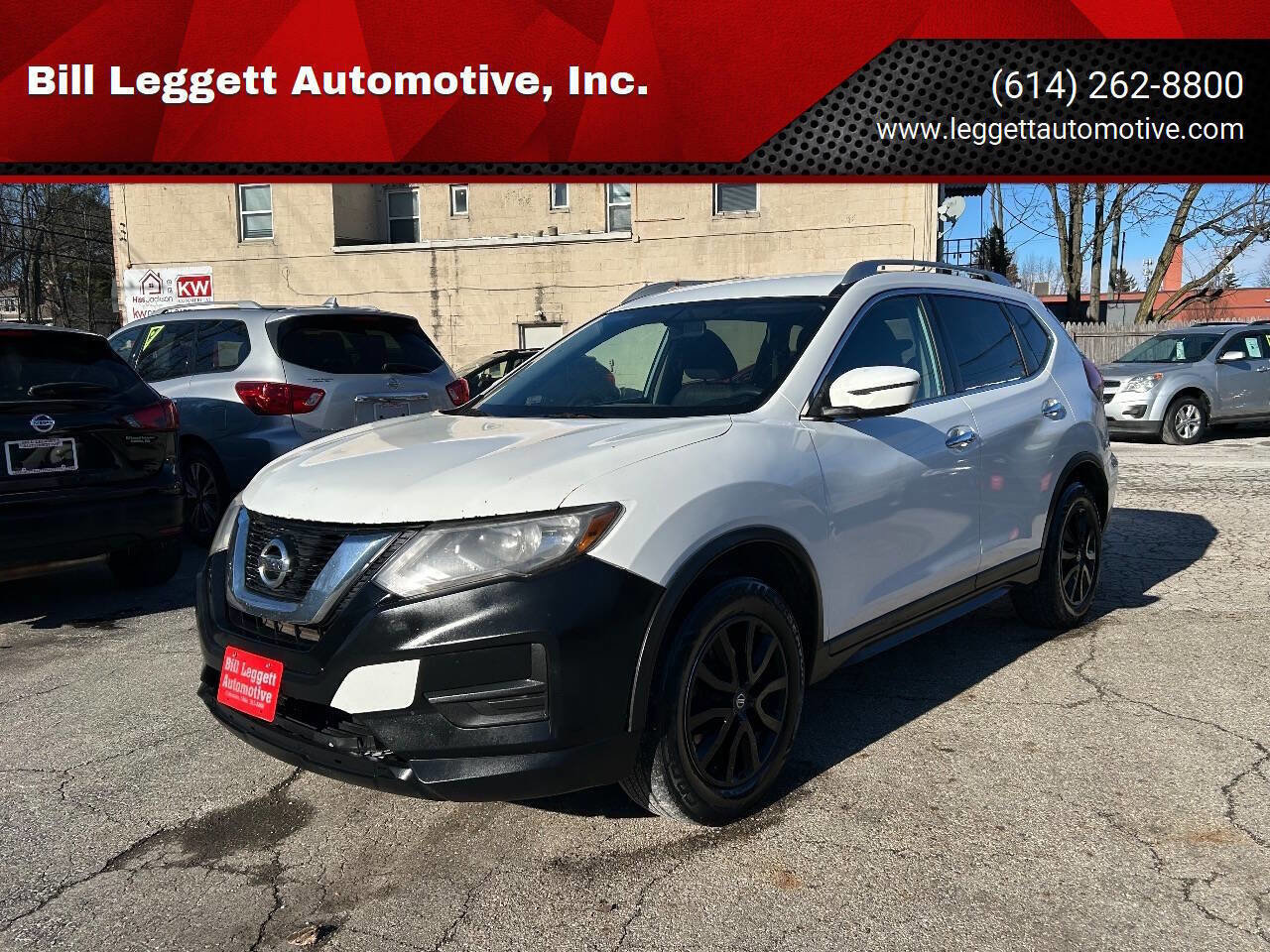 Used 2017 Nissan Rogue SV image 1