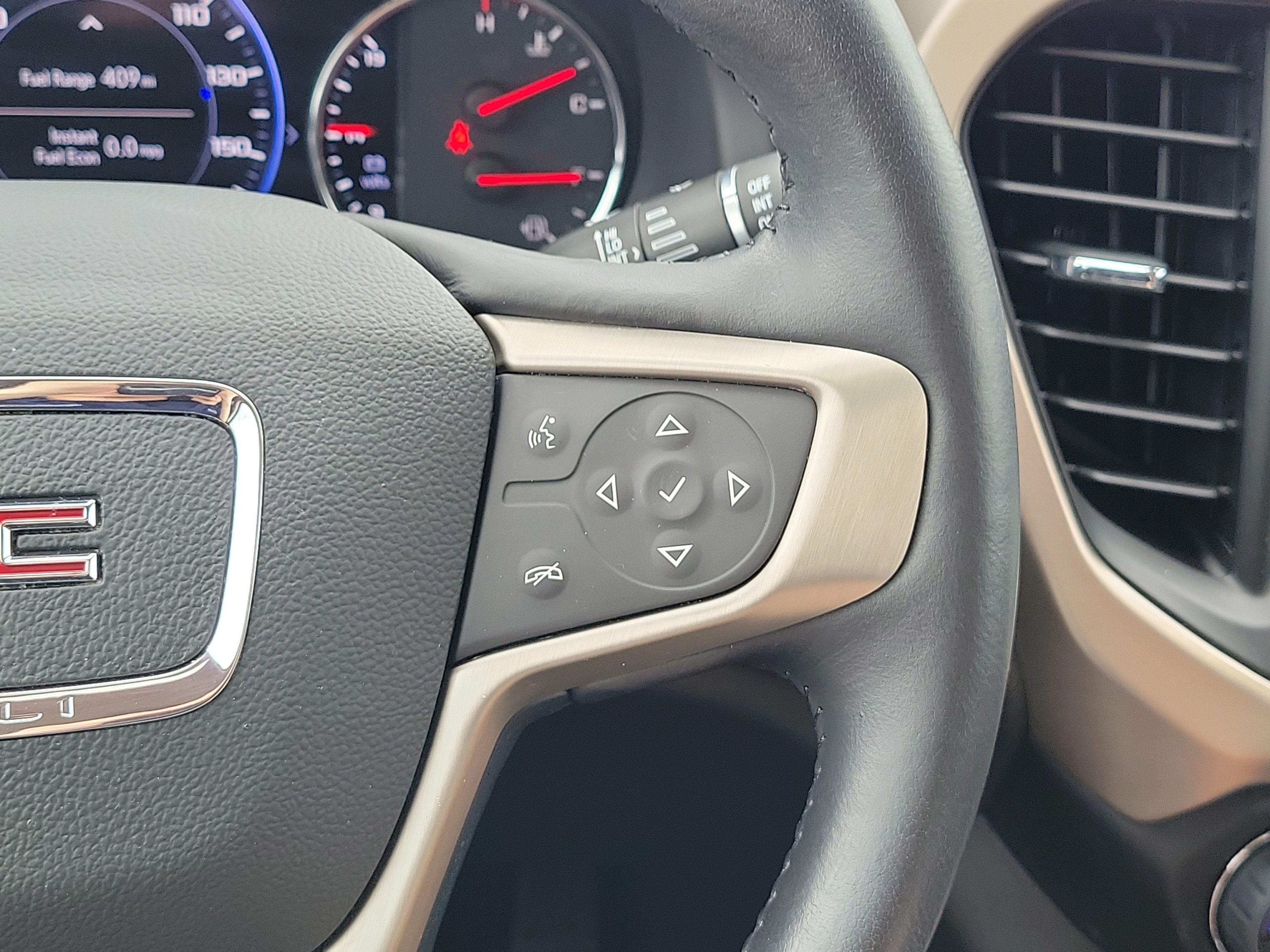 Used 2022 GMC Acadia Denali w/ Denali Ultimate Package AWD/4WD image 24