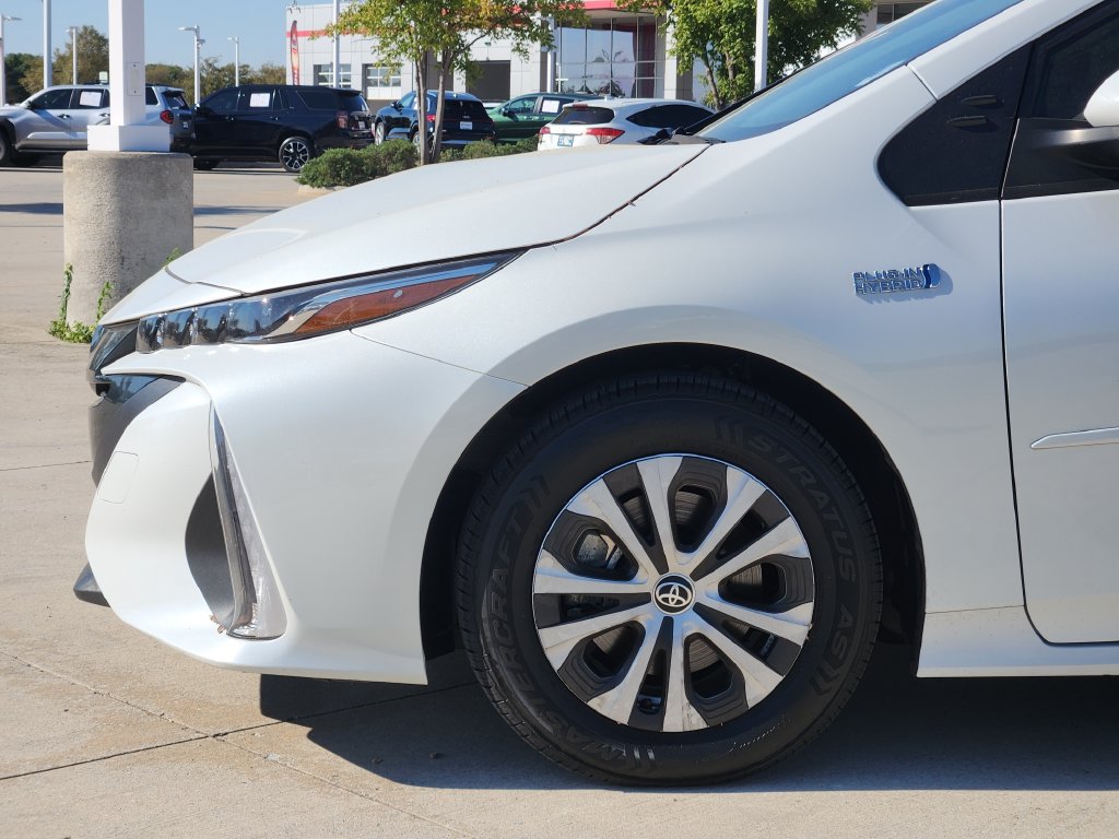 Used 2022 Toyota Prius Prime XLE FWD image 9