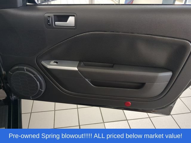 Used 2005 Ford Mustang GT Premium RWD image 32