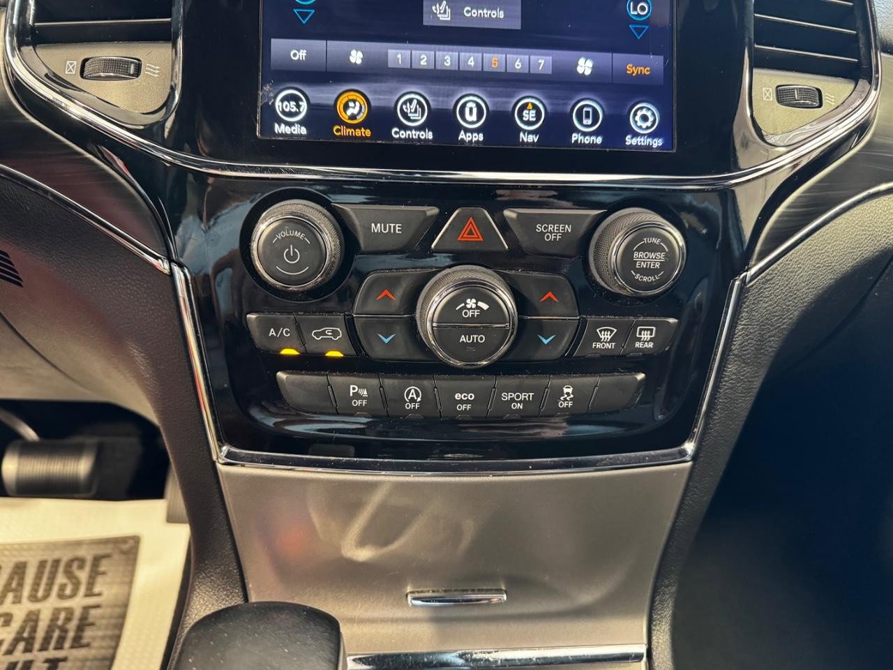 Used 2020 Jeep Grand Cherokee Limited image 21