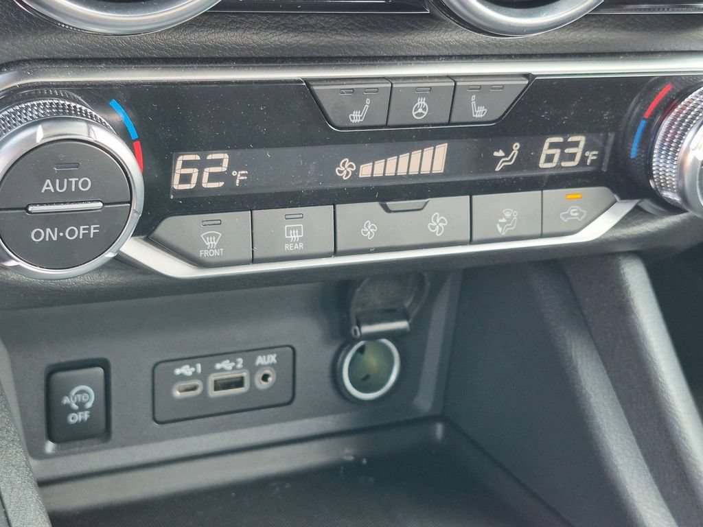 Used 2025 Nissan Sentra SV w/ All-Weather Package FWD image 18