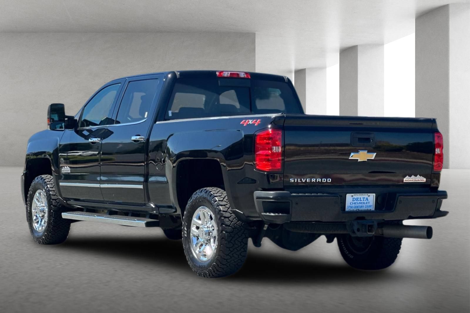Used 2018 Chevrolet Silverado 3500 High Country w/ Duramax Plus Package AWD/4WD image 6