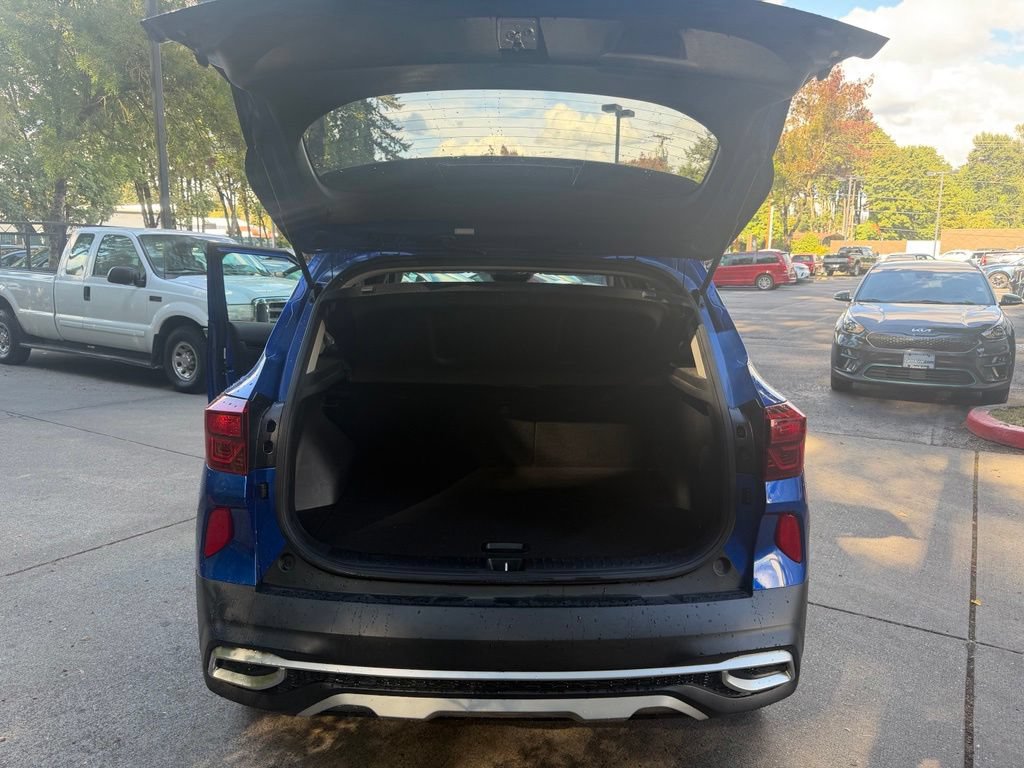 Used 2021 Kia Seltos SX w/ SX Sunroof Package AWD/4WD image 15