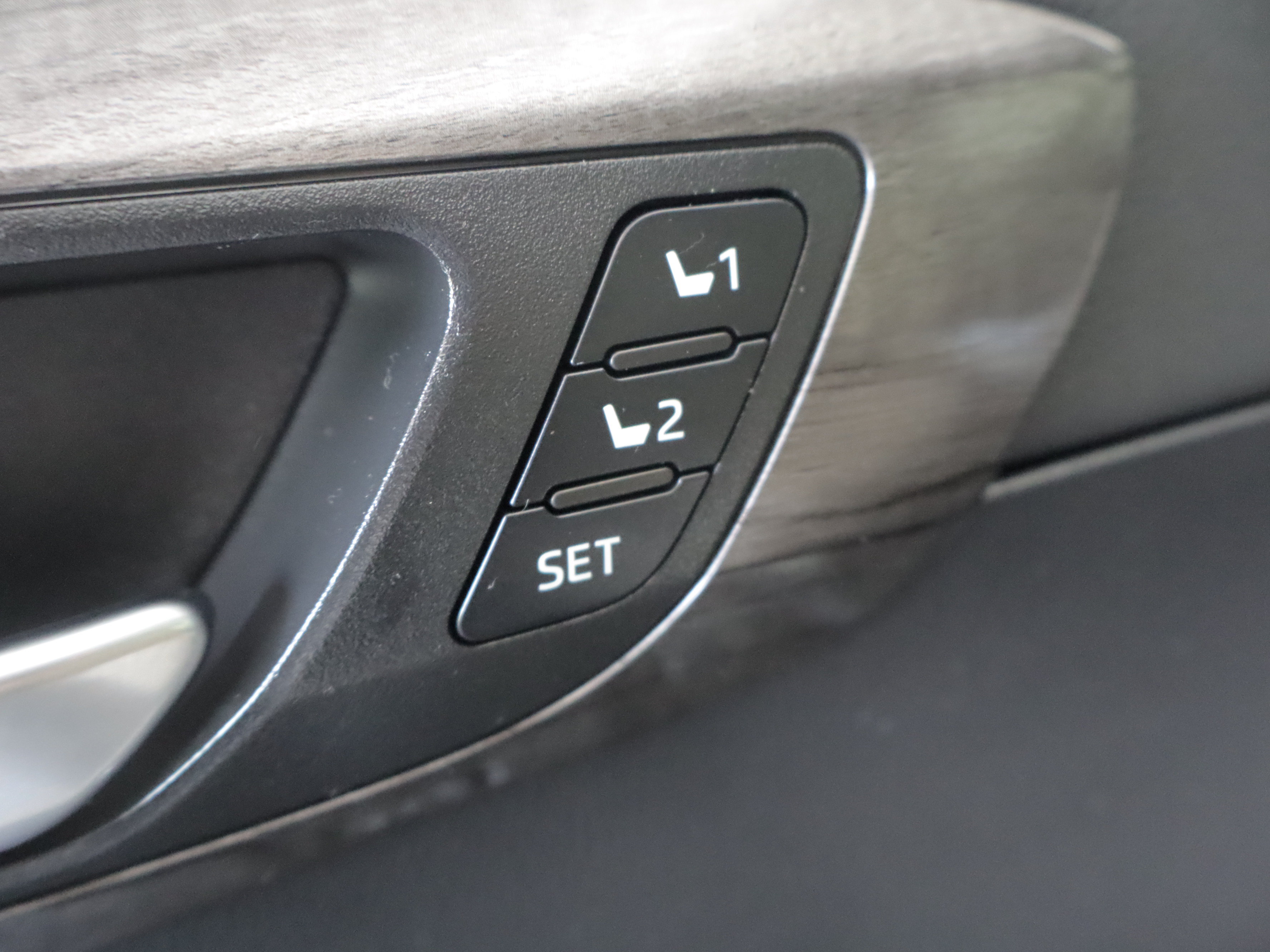 Used 2023 Toyota Highlander Limited AWD/4WD image 13