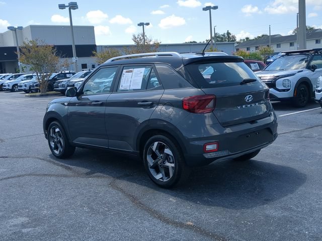 Used 2025 Hyundai Venue Limited FWD image 8