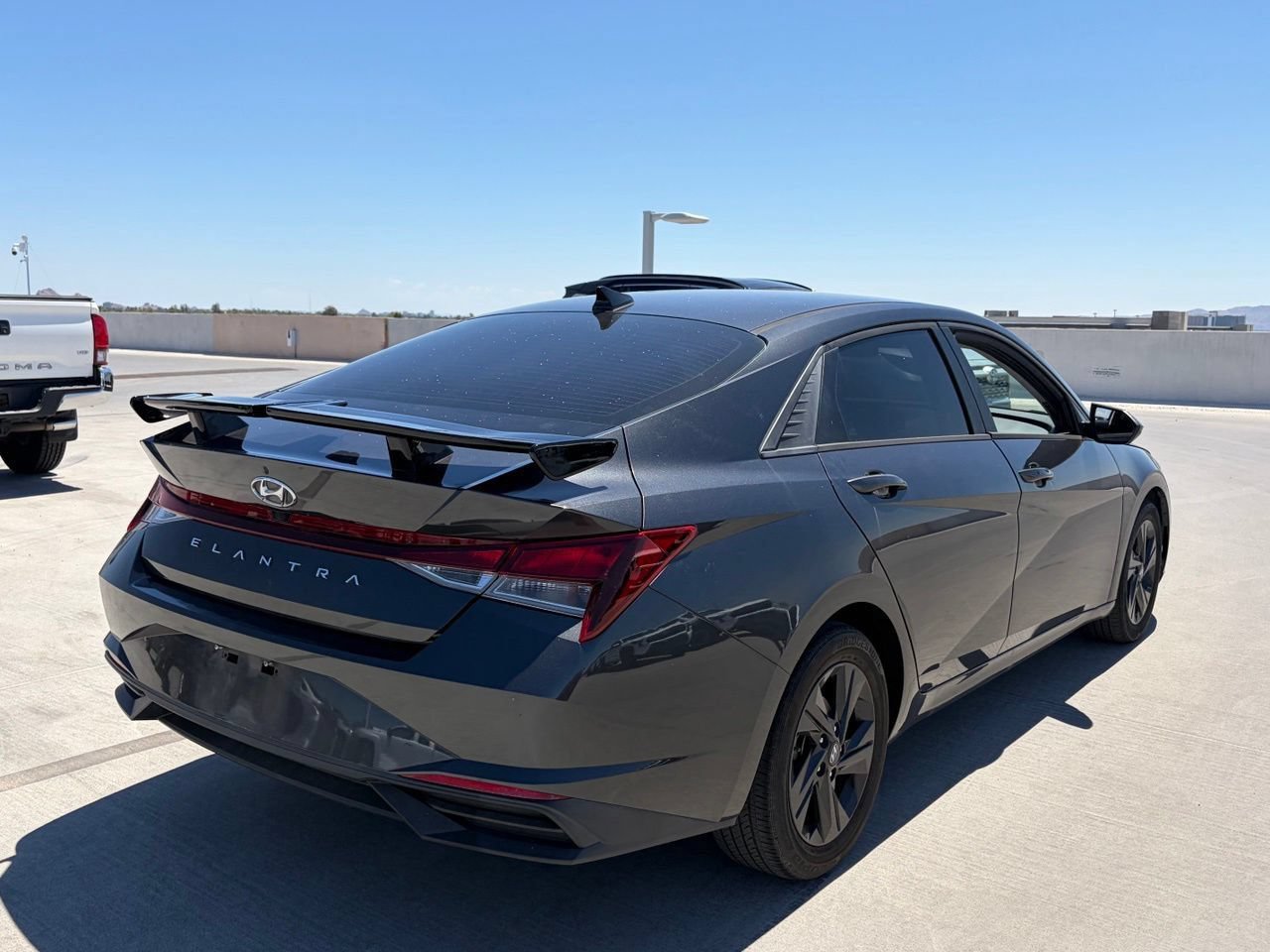 Used 2023 Hyundai Elantra SEL FWD image 2