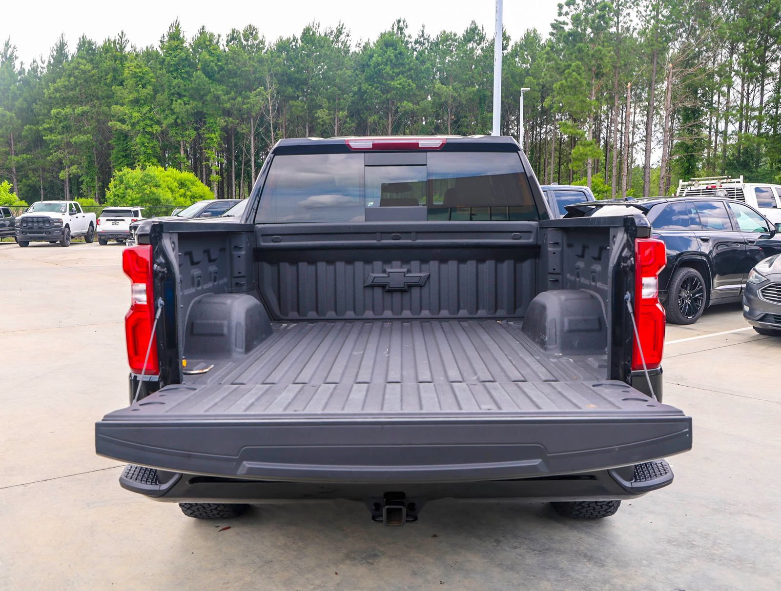 Used 2025 Chevrolet Silverado 1500 RST w/ Convenience Package II AWD/4WD image 10