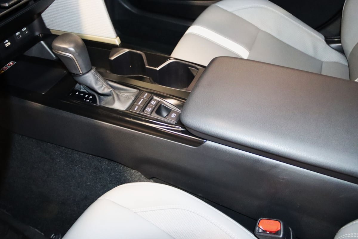 Used 2026 Toyota Camry SE FWD image 35