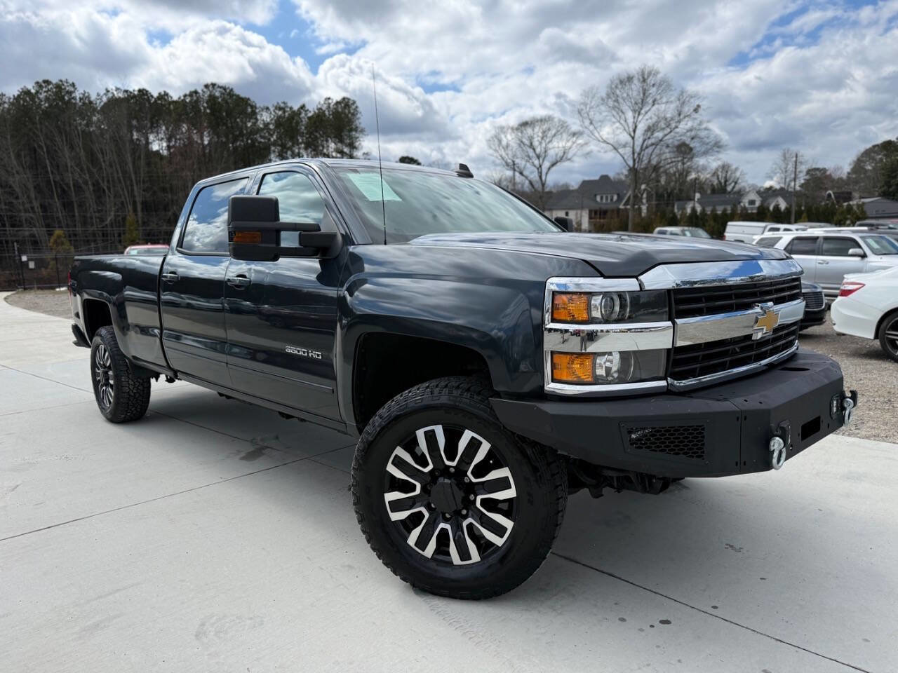 Used 2017 Chevrolet Silverado 3500 LT w/ LT Convenience Package image 3