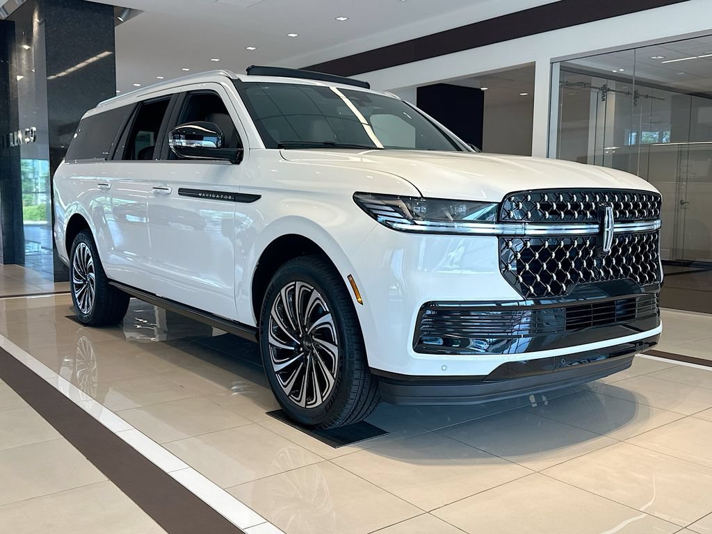 New 2027 Lincoln Navigator L Black Label AWD/4WD image 2