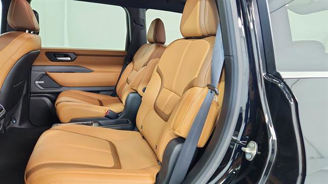New 2026 Nissan Armada SL w/ Captain's Chari Seat Package image 21