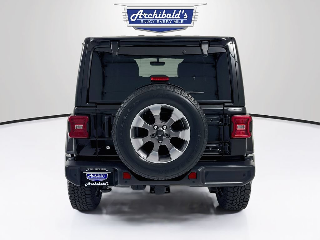 Used 2018 Jeep Wrangler Unlimited Sahara AWD/4WD image 7